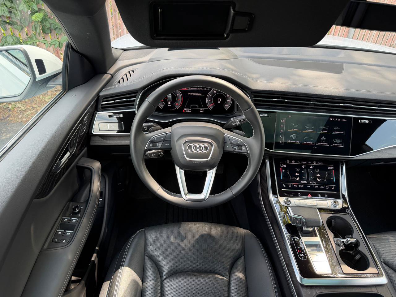 Used 2023 Audi Q8 Prestige w/ Prestige Package AWD/4WD image 14
