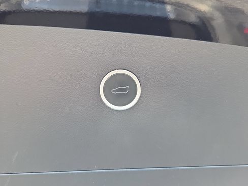 Used 2018 Tesla Model X 75D AWD/4WD image 11