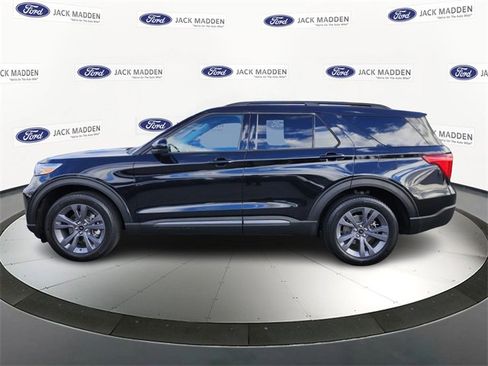 Certified 2022 Ford Explorer XLT w/ Equipment Group 202A image 2