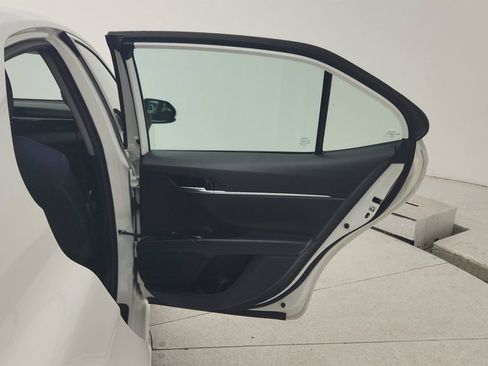 Used 2019 Toyota Camry LE FWD image 22