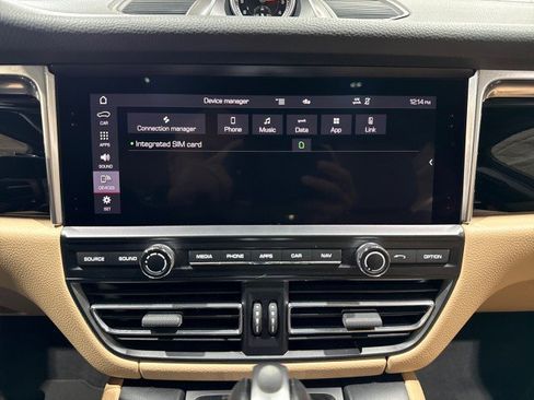 Used 2021 Porsche Macan w/ Premium Package image 85