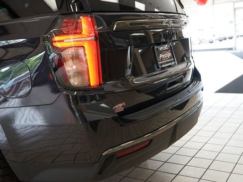 Used 2022 Chevrolet Tahoe Z71 w/ Luxury Package AWD/4WD image 17
