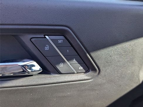 Used 2025 Chevrolet Colorado Z71 w/ Midnight Edition image 20