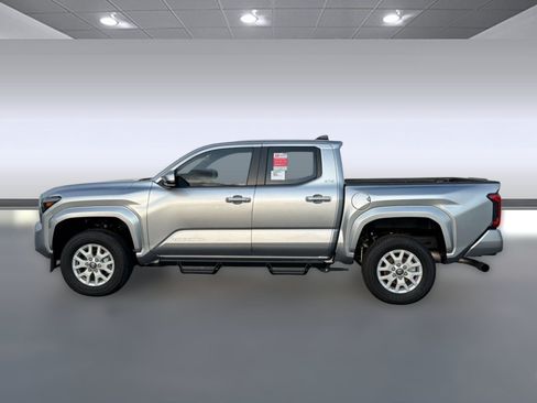 Used 2026 Toyota Tacoma SR5 AWD/4WD image 2