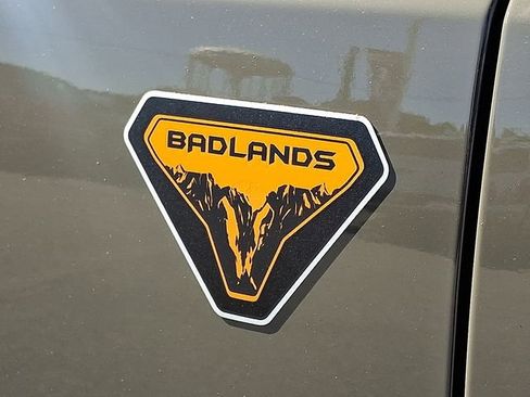 New 2025 Ford Bronco Badlands image 10