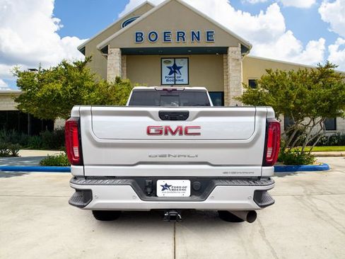 Used 2023 GMC Sierra 3500 Denali w/ Technology Package image 4