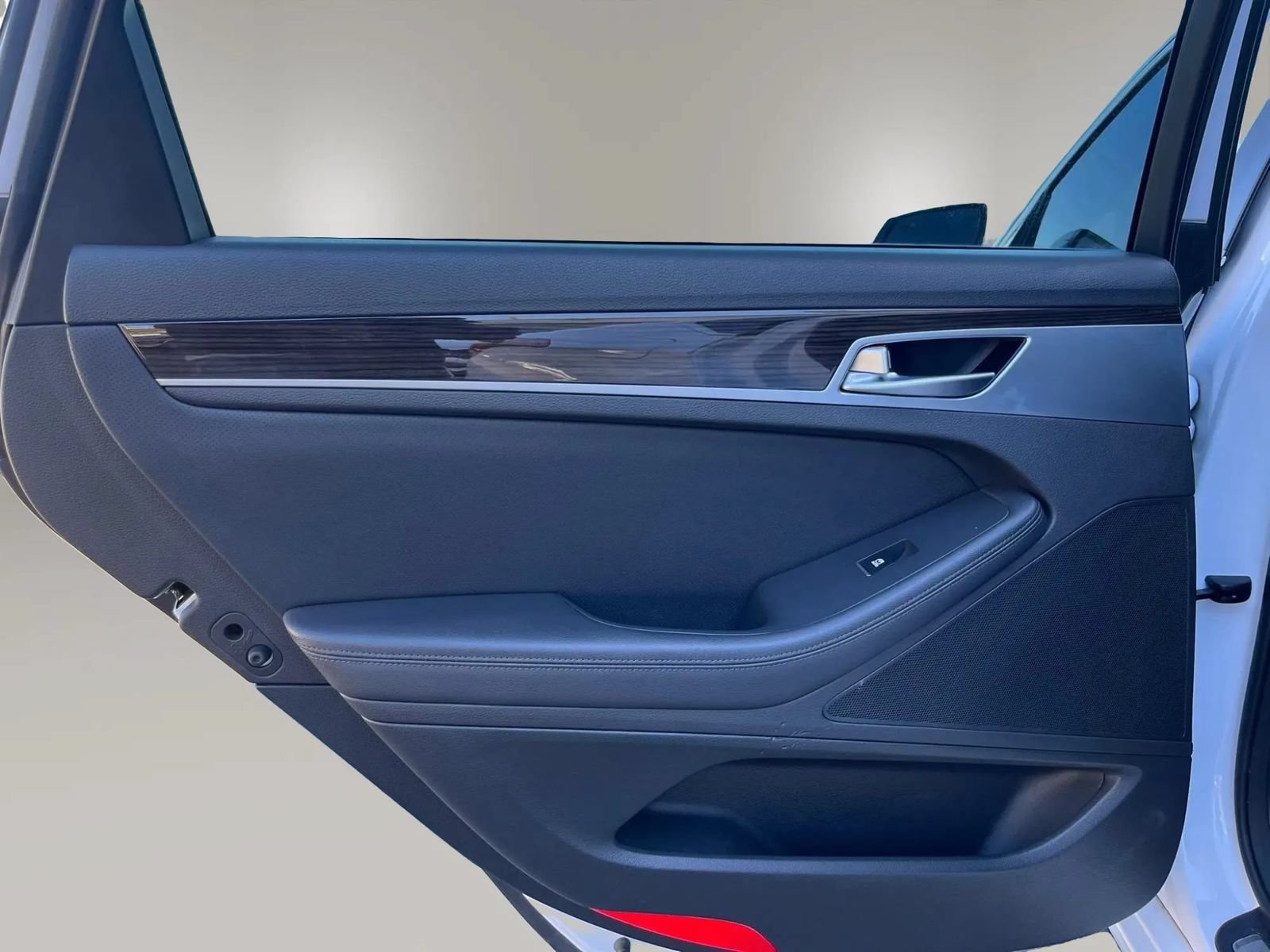Used 2019 Genesis G80 3.8 AWD/4WD image 16