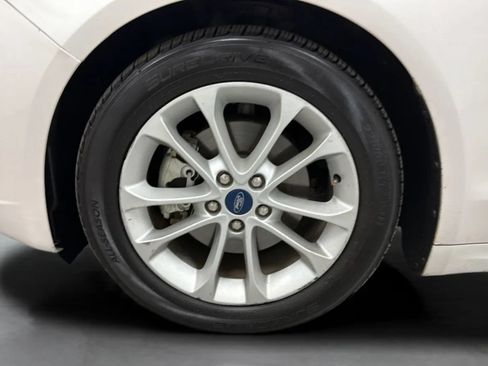 Used 2020 Ford Fusion SE FWD image 27
