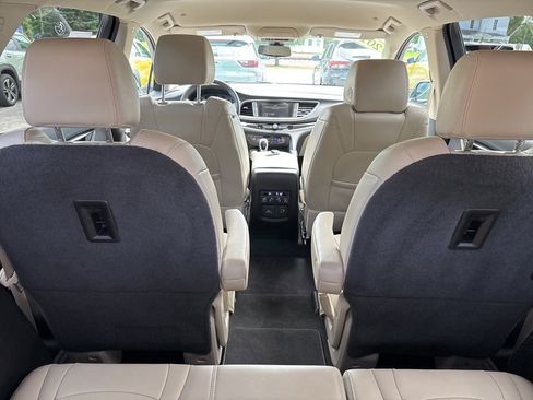 Used 2019 Buick Enclave Premium image 11