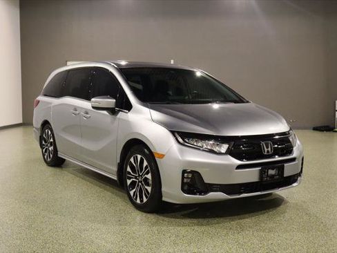 Used 2025 Honda Odyssey Elite image 1