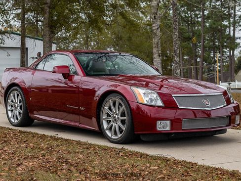 Used 2007 Cadillac XLR V image 20