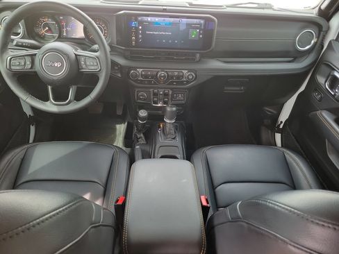 Used 2025 Jeep Gladiator Sport AWD/4WD image 29