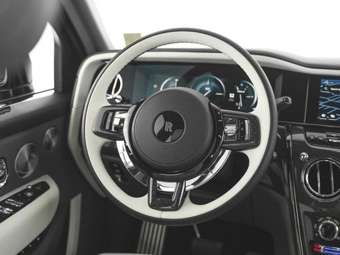 New 2025 Rolls-Royce Cullinan Black Badge image 2