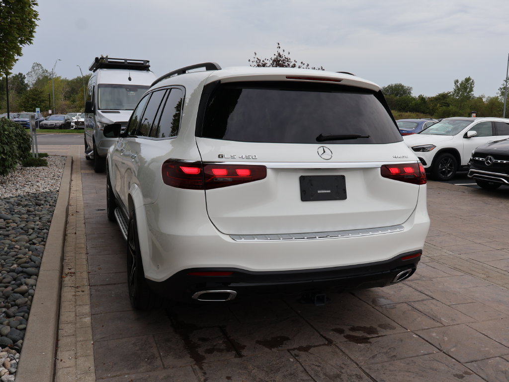 Used 2024 Mercedes-Benz GLS 450 4MATIC image 8