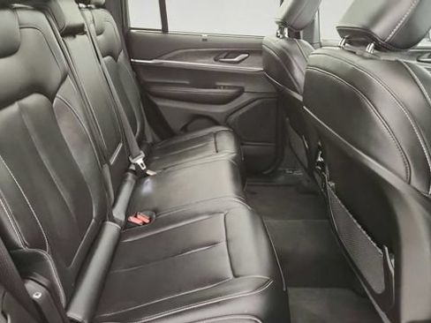 Used 2025 Jeep Grand Cherokee Limited w/ Luxury Tech Group II AWD/4WD image 26