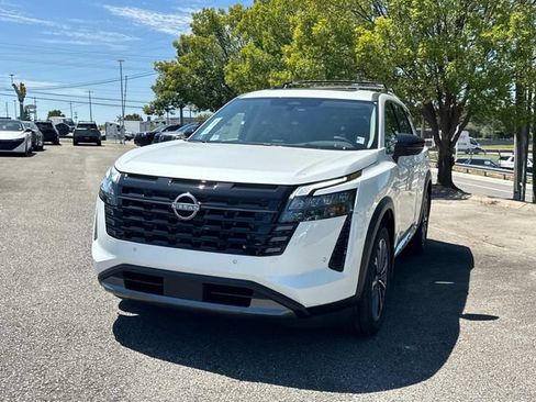 New 2026 Nissan Pathfinder Platinum AWD/4WD image 8
