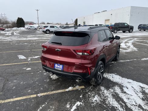 Used 2023 Chevrolet TrailBlazer RS w/ Sun and Liftgate Package image 6