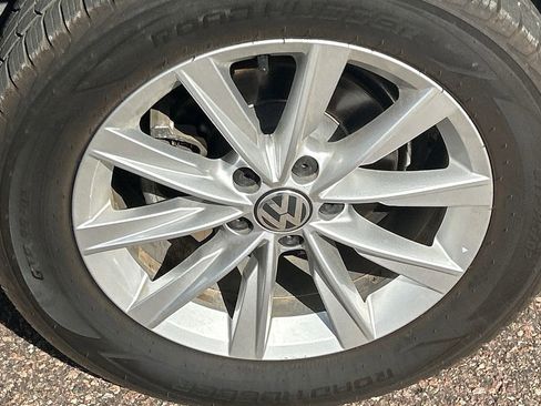 Used 2017 Volkswagen Tiguan S image 15