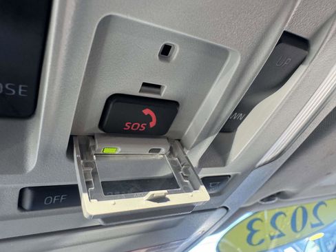 Certified 2023 Toyota Highlander XLE image 44