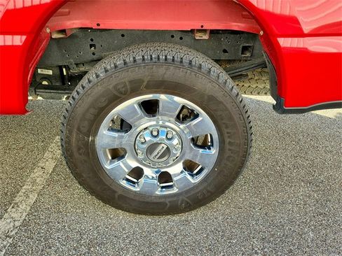 Used 2023 Ford F250 Lariat w/ Chrome Package image 17