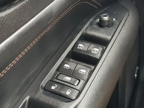 Used 2022 Jeep Compass Limited w/ (RED) Package image 25