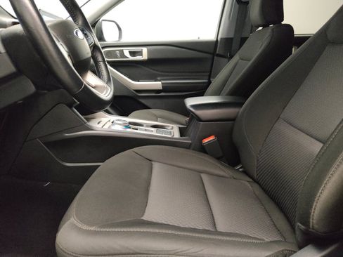 Used 2023 Ford Explorer XLT RWD image 17