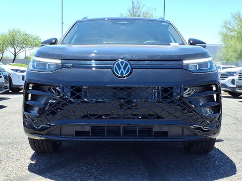 New 2026 Volkswagen Tiguan SE R-Line AWD/4WD image 2