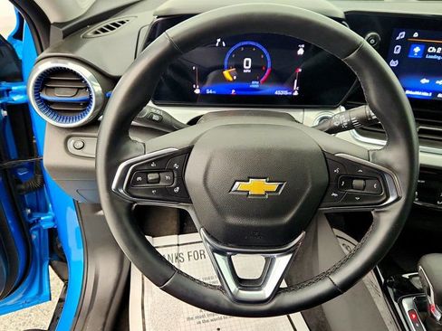 Used 2025 Chevrolet Trax LT w/ Driver Confidence Package image 13