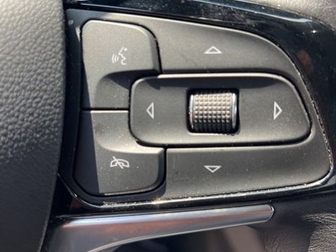 Used 2024 Buick Enclave Premium image 13