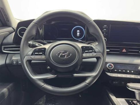 Used 2022 Hyundai Elantra SEL w/ Convenience Package FWD image 20