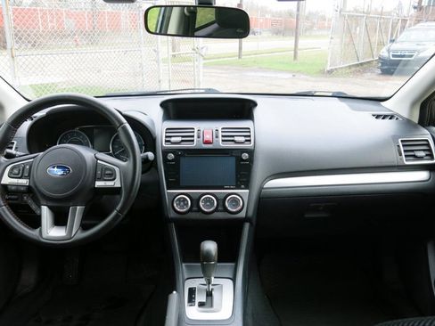 Used 2017 Subaru Crosstrek 2.0i Premium image 19