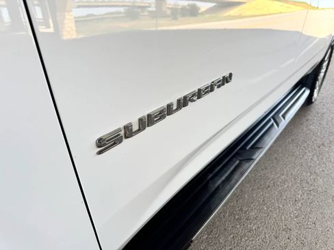 Used 2023 Chevrolet Suburban LS RWD image 9