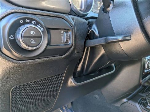 Used 2023 Jeep Gladiator Overland w/ Cold Weather Group image 15