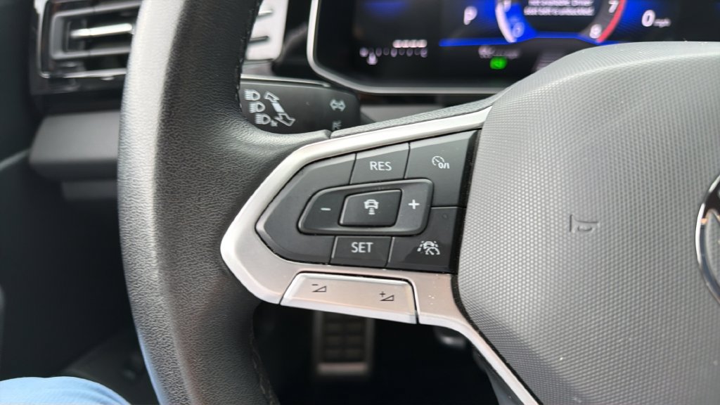 Certified 2025 Volkswagen Jetta Sport FWD image 22