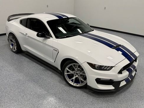 Used 2016 Ford Mustang Shelby GT350 w/ Technology Package RWD image 42