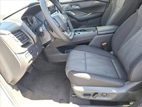 New 2026 Nissan Rogue SV image 4