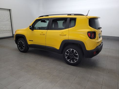 Used 2023 Jeep Renegade Latitude image 3