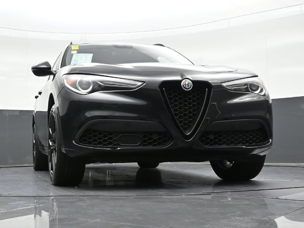 Used 2020 Alfa Romeo Stelvio Sport w/ Quick Order Package 22K Sport RWD image 29