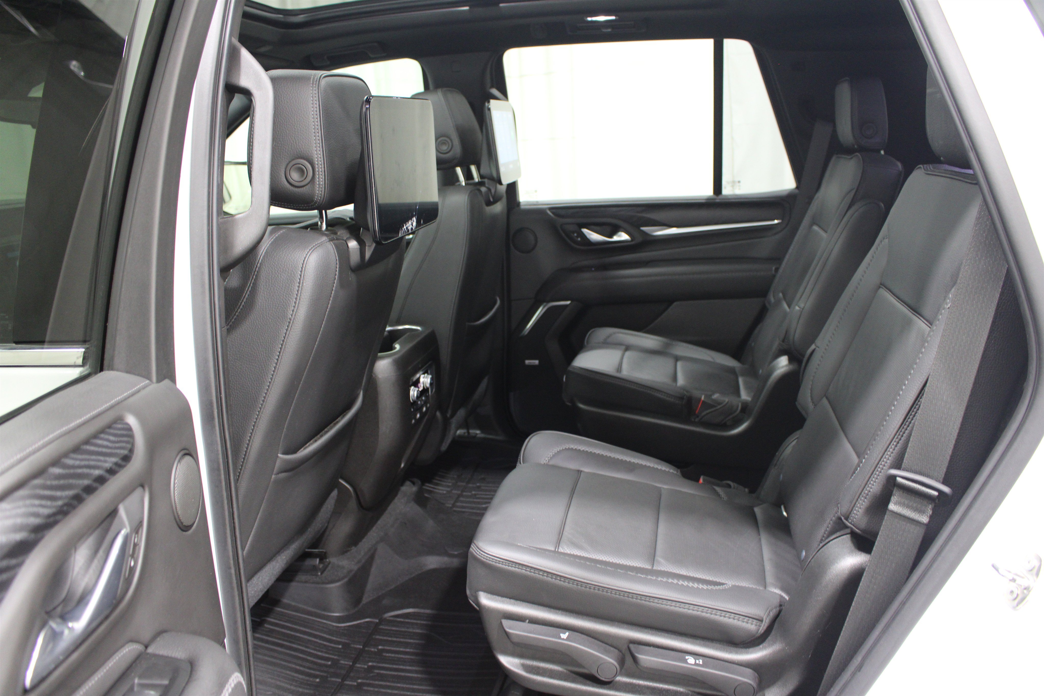 Used 2021 GMC Yukon Denali w/ Denali Ultimate Package AWD/4WD image 20