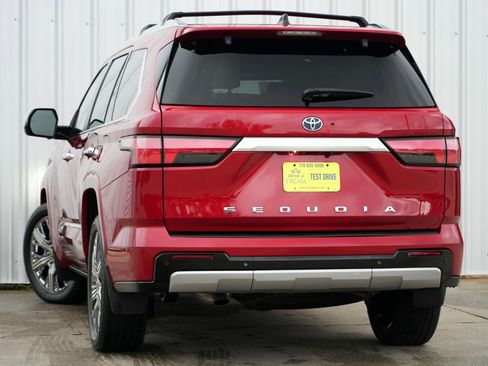 Used 2024 Toyota Sequoia Capstone image 6