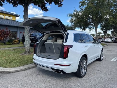 Used 2024 Cadillac XT6 Premium Luxury image 19