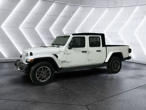 Used 2020 Jeep Gladiator Overland w/ Trailer Tow Package AWD/4WD image 3