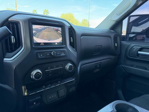 Used 2021 GMC Sierra 2500 4x4 Crew Cab w/ Gooseneck/5TH Wheel Package image 27