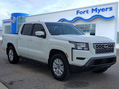 Used 2022 Nissan Frontier SV w/ Technology Package RWD image 1