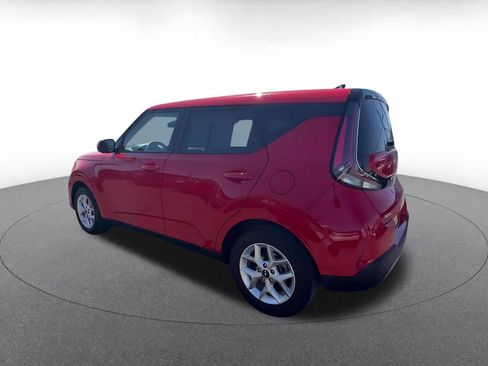 Used 2025 Kia Soul LX w/ LX Technology Package FWD image 10