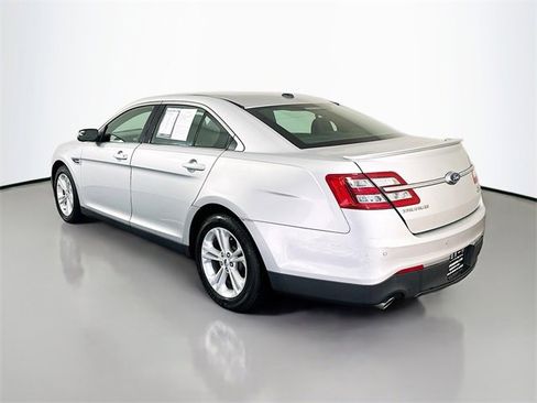Used 2016 Ford Taurus SEL image 5