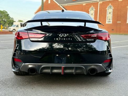 Used 2017 INFINITI Q60 Red Sport 400 AWD/4WD image 5