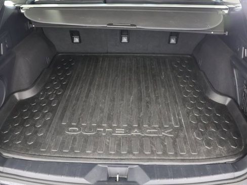Used 2022 Subaru Outback Limited image 20