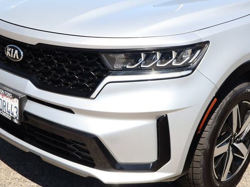 Used 2021 Kia Sorento S w/ Panoramic Sunroof Package FWD image 8