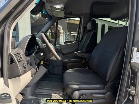 Used 2018 Mercedes-Benz Sprinter 2500 image 22